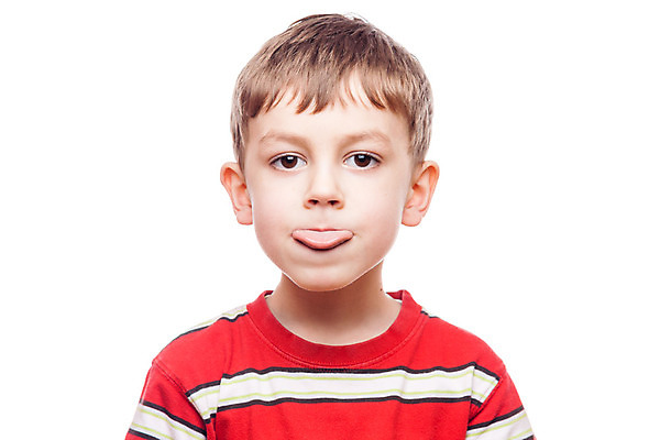 포토 JPG 해외이미지 백인 응시 어린이 한명 서기 머리 기쁨 흰색 자신감 달콤 해외202004 해외포토 서양인 1 시선 감정 컬러 모션 사람 신체부위 맛 파일형식 이미지허브