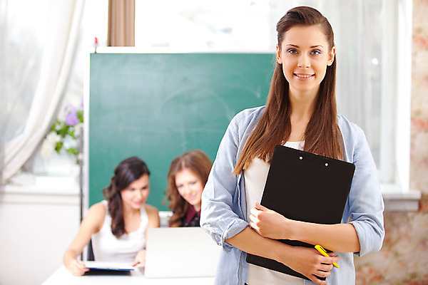 포토 JPG 해외이미지 백인 학생 라이프스타일 응시 여자 교육 행복 백그라운드 교실 청소년 성공 갈색머리 실내 미소 웃음 사람 성인 10대 세명 스터디 환경 잡기 스마트 대학교 긍정 지능 전경 해외202004 해외포토 서양인 헤어스타일 시선 감정 컨셉 학교 모션 표정 풍경 내부 생활 학습 파일형식 탑뷰 이미지허브