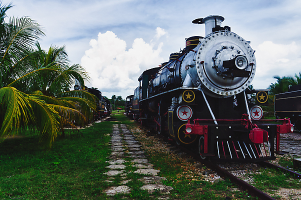 포토 JPG 해외이미지 외관 여행 교통시설 사람없음 야외 산타클로스 미국 기차 세계여행 중앙아메리카 수증기 라틴아메리카 쿠바 서인도제도 해외202004 해외포토 육상교통 교통 크리스마스 북아메리카 대중교통 아메리카 세계 시설 파일형식 이미지허브