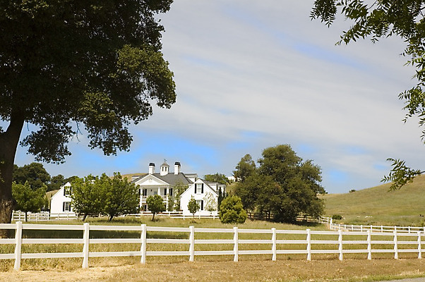 포토 JPG 해외이미지 나무 주택 사람없음 농장 목장 재산 펜싱 외양간 방목장 해외202004 해외포토 식물 스포츠 농업 건물 금융 파일형식 이미지허브