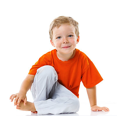 포토 JPG 해외이미지 백인 1 응시 남자 행복 감정 얼굴 어린이 백그라운드 발 바닥 갈색머리 관리 한명 웃음 사람 앉기 소년 파란색 유치원 흰색 표현 치아 작음 긍정 고립 해외202004 해외포토 서양인 헤어스타일 시선 교육 컬러 컨셉 모션 표정 신체부위 소화기관 크기 파일형식 이미지허브