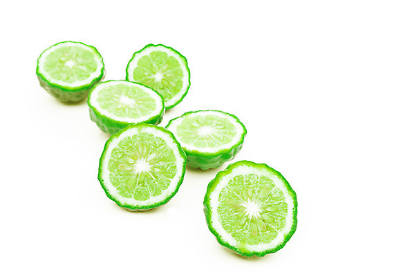 포토 JPG 해외이미지 아시아 음식 조각 백그라운드 십자가 잎 채소 과일 재료 태국 자연 귤 건강 요리 동양인 사람없음 치료 초록색 약 흰색 신선 거친 주름 자르기 레몬 허브 묘사 유기농 날것 슬라이스 아로마 라임 멀리 내추럴 고립 제어 해외202004 해외포토 식물 웰빙 나라 컬러 의학 모션 인종 생태계 파일형식 이미지허브