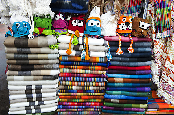 포토 JPG 해외이미지 전통 문화 여행 무지개 휴가 사람없음 컬러풀 상점 도구 직물 업무 역사 원주민 공예 무역 에콰도르 해외202004 해외포토 자연요소 산업 컬러 취미 작업 남아메리카 아프리카인 파일형식 이미지허브