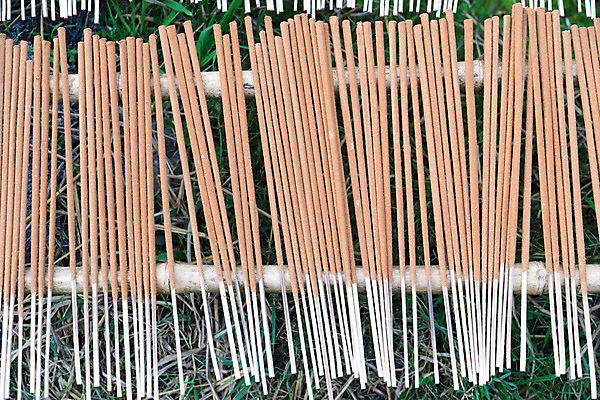 포토 JPG 해외이미지 전통 아시아 종교 문화 선 여행 컨셉 불교 아이디어 건조 동양인 사람없음 평화 우주 탑 중국 기도 도시 사찰 막대기 영혼 심볼 향기 냄새 베트남 연소 해외202004 해외포토 건축물 나라 종교건축 인종 동남아시아 파일형식 이미지허브