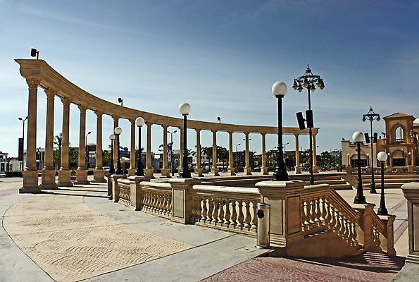 포토 JPG 해외이미지 여행 건축양식 자연 하늘 전등 거리 이집트 풍경 사람없음 파란색 계단 도시 그림 단계 해외202004 해외포토 건축 컬러 아프리카 조명 생태계 파일형식 이미지허브