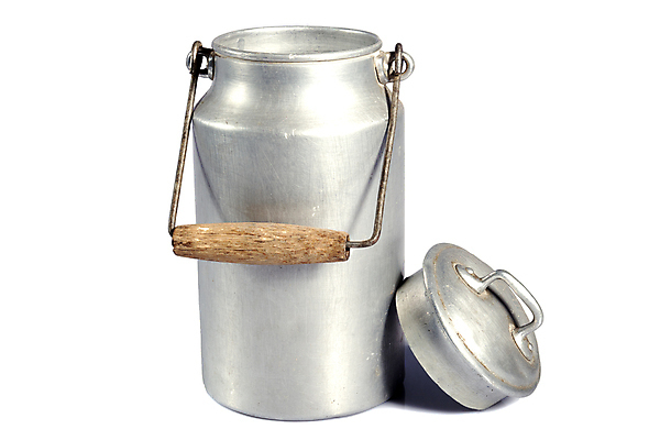 포토 JPG 해외이미지 음료 통 사람없음 금속 장비 우유 수확 골동품 시골 조끼 항아리 사발 역사 캔 컨테이너 오브젝트 복고 고립 그런지 옛날 중고 철강 해외202004 해외포토 산업 농업 재질 유제품 외투 도자기 사기그릇 파일형식 이미지허브