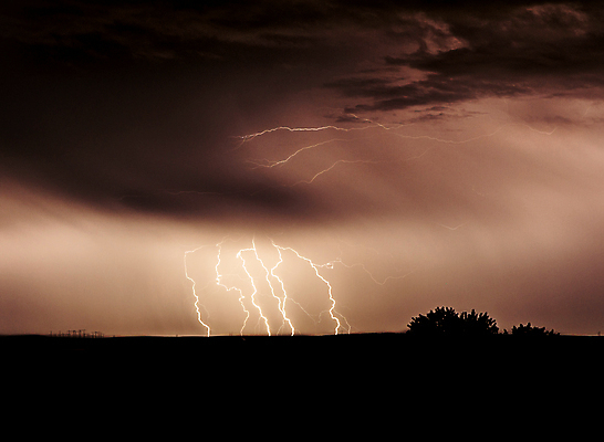 포토 JPG 해외이미지 구름 계절 백그라운드 자연 날씨 안전 풍경 이벤트 사람없음 야외 빛 환경 어둠 힘 봄 광선 시골 분위기 번개 무서움 역동적 장면 볼트 충격 폭풍 마법 빛망울 내추럴 기후변화 뇌우 생태학 해외202004 해외포토 자연요소 교육 감정 컨셉 공구 변화 생태계 파일형식 이미지허브