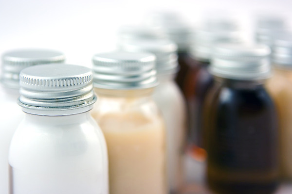 포토 JPG 해외이미지 신체 서기 사람없음 치료 물 스파 목욕 우유 욕실 마사지 씻기 청소 피부 크림 향기 냄새 아로마 비누 로션 샴푸 거짓말 돌봄 린스 샤워실 해외202004 해외포토 자연요소 의학 모션 유제품 신체부위 위생용품 청결 화장품 샤워시설 파일형식 이미지허브