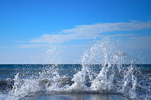 포토 JPG 해외이미지 파도 바다 자연 바람 날씨 해변 사람없음 가로 물 파란색 항구 힘 거품 손상 분노 신선 황무지 가장자리 떨어짐 위험 분무기 단절 때리기 콘크리트 투쟁 힘찬 해외202004 해외포토 자연요소 감정 컬러 컨셉 교통시설 모션 둘레 생태계 파일형식 이미지허브