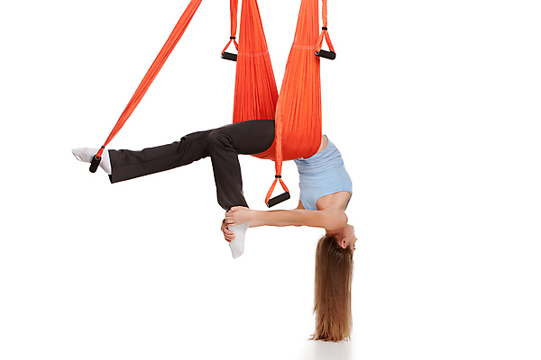 포토 JPG 해외이미지 전신 여자 실내 건강 한명 성인 옆모습 눕기 운동 강사 요가자세 잡기 흰배경 요가복 플라잉요가 성인여자한명만 요가해먹 해외202004 해외포토 직업 1 뷰포인트 포즈 백그라운드 요가 모션 사람 내부 운동복 흰색 여자한명만 성인여자만 파일형식 이미지허브