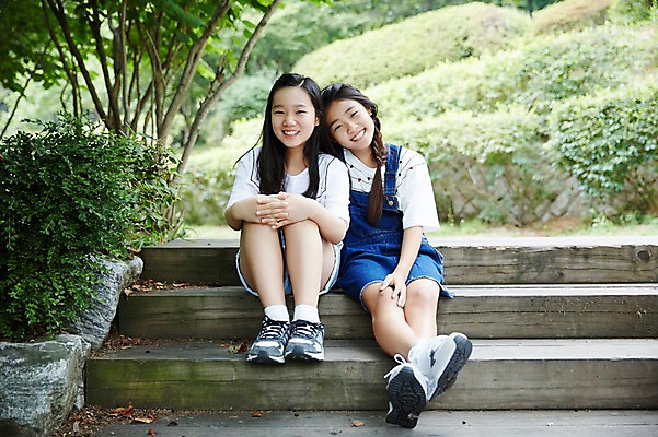 포토 JPG 주간 전신 공원 여자 고등학생 휴식 서울 한국 미소 사람 앉기 동양인 야외 두명 앞모습 10대 캐주얼 친구 계단 기댐 우정 한국인 남산 여자만 십대만 십대여자만 국내포토 자연요소 학생 옷 공공시설 아시아 뷰포인트 컨셉 관계 모션 청소년 표정 인종 랜드마크 파일형식