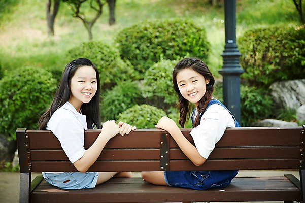 포토 JPG 주간 공원 여자 벤치 고등학생 서울 한국 미소 사람 앉기 동양인 상반신 야외 두명 10대 캐주얼 친구 우정 한국인 뒤돌아보기 남산 여자만 십대만 십대여자만 국내포토 자연요소 학생 옷 공공시설 아시아 의자 관계 모션 청소년 표정 인종 랜드마크 파일형식