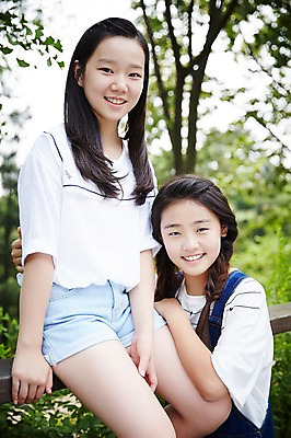 포토 JPG 주간 공원 여자 난간 고등학생 서울 한국 미소 사람 앉기 동양인 상반신 야외 두명 10대 캐주얼 친구 우정 한국인 남산 가교 여자만 십대만 십대여자만 국내포토 자연요소 학생 건축물 옷 공공시설 아시아 관계 모션 청소년 표정 인종 랜드마크 파일형식