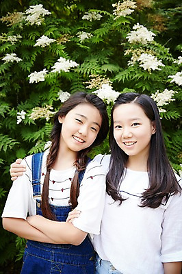 포토 JPG 주간 공원 여자 고등학생 어깨동무 서울 한국 미소 사람 동양인 상반신 야외 두명 앞모습 10대 캐주얼 친구 팔짱 우정 한국인 남산 여자만 십대만 십대여자만 국내포토 자연요소 학생 옷 공공시설 아시아 뷰포인트 포즈 관계 모션 청소년 표정 인종 랜드마크 파일형식