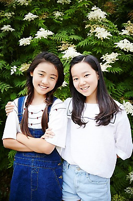 포토 JPG 주간 공원 여자 고등학생 어깨동무 서울 한국 미소 사람 동양인 상반신 야외 두명 앞모습 10대 캐주얼 친구 팔짱 우정 한국인 남산 여자만 십대만 십대여자만 국내포토 자연요소 학생 옷 공공시설 아시아 뷰포인트 포즈 관계 모션 청소년 표정 인종 랜드마크 파일형식