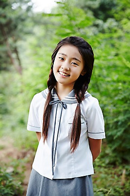 포토 JPG 주간 여학생 여자 교복 양갈래머리 여고생 고등학생 서울 한국 한명 미소 사람 동양인 상반신 야외 앞모습 아웃포커스 10대 한국인 숲 뒷짐 남산 여자만 여자한명만 십대만 십대여자만 십대여자한명만 국내포토 자연요소 1 학생 헤어스타일 옷 아시아 뷰포인트 모션 청소년 촬영기법 표정 인종 랜드마크 파일형식