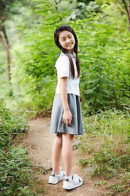 포토 JPG 주간 전신 여학생 여자 교복 여고생 고등학생 서울 한국 한명 서기 미소 사람 동양인 야외 뒷모습 10대 한국인 뒤돌아보기 숲 남산 여자만 여자한명만 십대만 십대여자만 십대여자한명만 국내포토 자연요소 1 학생 옷 아시아 뷰포인트 모션 청소년 표정 인종 랜드마크 파일형식