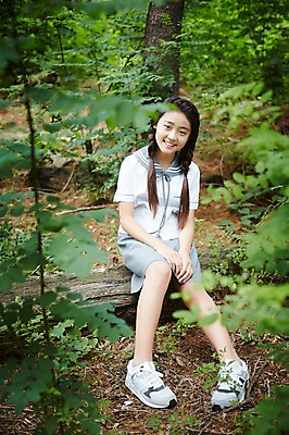 포토 JPG 주간 전신 여학생 여자 교복 여고생 고등학생 서울 한국 한명 미소 사람 앉기 동양인 야외 앞모습 10대 한국인 숲 통나무 남산 여자만 여자한명만 십대만 십대여자만 십대여자한명만 국내포토 자연요소 나무 1 학생 옷 아시아 뷰포인트 모션 청소년 표정 인종 랜드마크 파일형식
