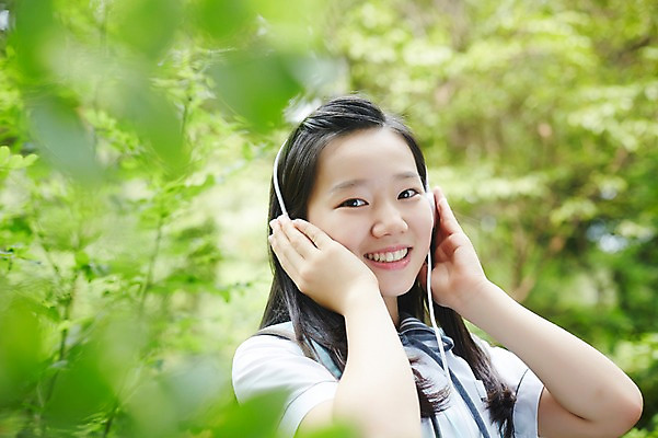 포토 JPG 주간 여학생 여자 교복 여고생 고등학생 서울 한국 한명 미소 사람 동양인 상반신 야외 10대 헤드폰 음악감상 한국인 숲 남산 여자만 여자한명만 십대만 십대여자만 십대여자한명만 국내포토 자연요소 1 학생 옷 아시아 음향기기 청소년 표정 인종 감상 랜드마크 파일형식