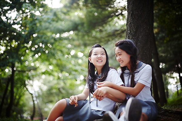 포토 JPG 주간 여학생 여자 교복 자연 양갈래머리 여고생 고등학생 휴식 서울 한국 미소 사람 앉기 동양인 상반신 야외 두명 10대 친구 기댐 우정 한국인 숲 나무기둥 남산 여자만 십대만 십대여자만 국내포토 자연요소 학생 헤어스타일 옷 아시아 컨셉 관계 모션 청소년 표정 인종 생태계 랜드마크 파일형식