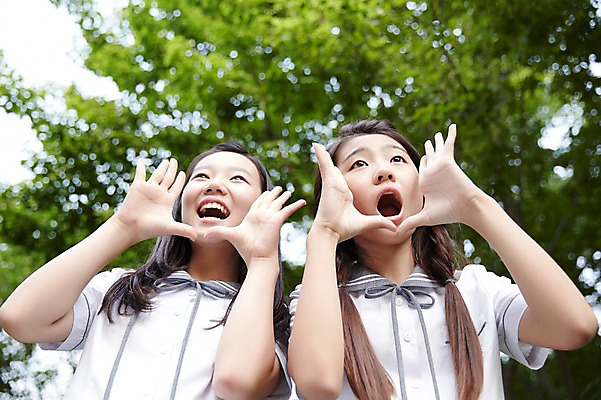 포토 JPG 주간 여학생 여자 교복 로우앵글 양갈래머리 여고생 고등학생 서울 한국 사람 동양인 손짓 상반신 야외 두명 앞모습 아웃포커스 10대 친구 외침 우정 한국인 남산 여자만 십대만 십대여자만 국내포토 자연요소 학생 헤어스타일 옷 아시아 뷰포인트 관계 모션 청소년 촬영기법 인종 소리 랜드마크 파일형식