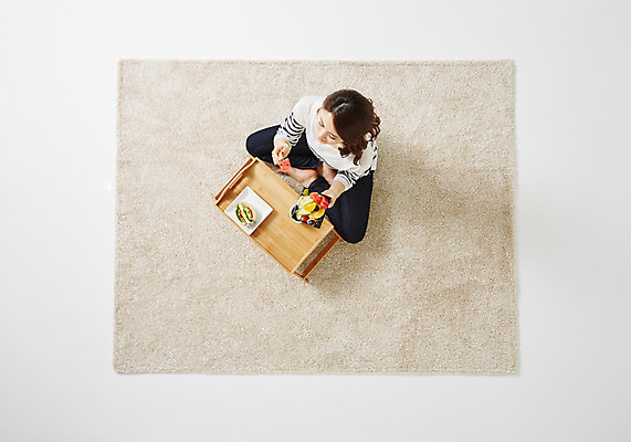 포토 JPG 스튜디오촬영 우먼라이프 라이프스타일 여자 여유 과일 모션 탁자 휴식 실내 샌드위치 한명 사람 앉기 동양인 성인 30대 하이앵글 식사 한국인 여자만 여자한명만 성인여자만 성인한명만 성인여자한명만 장년만 장년여자만 장년여자한명만 성인만 혼족 국내포토 1 감정 음식 뷰포인트 가구 컨셉 인종 내부 생활 장년 싱글라이프 파일형식