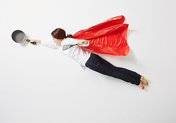 포토 JPG 스튜디오촬영 전신 우먼라이프 라이프스타일 여자 모션 실내 한명 들기 사람 동양인 성인 옆모습 30대 하이앵글 한국인 자신감 프라이팬 망토 열정 뒤집개 영웅 슈퍼우먼 여자만 여자한명만 성인여자만 성인한명만 성인여자한명만 장년만 장년여자만 장년여자한명만 성인만 국내포토 1 감정 뷰포인트 주방용품 인종 내부 생활 장년 파일형식