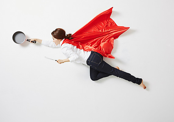 포토 JPG 스튜디오촬영 전신 우먼라이프 라이프스타일 여자 모션 실내 한명 들기 사람 동양인 성인 옆모습 30대 하이앵글 한국인 자신감 프라이팬 망토 열정 뒤집개 영웅 슈퍼우먼 여자만 여자한명만 성인여자만 성인한명만 성인여자한명만 장년만 장년여자만 장년여자한명만 성인만 국내포토 1 감정 뷰포인트 주방용품 인종 내부 생활 장년 파일형식