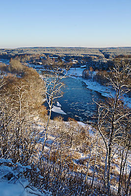 포토 JPG 해외이미지 나무 계절 겨울 곡선 자연 날씨 풍경 사람없음 야외 파란색 강 계곡 냉동 얼음 침묵 궁전 추위 흰색 나뭇가지 숲 북극 서리 리투아니아 해외202004 해외포토 자연요소 식물 유럽 선 컬러 고건축 소리 극지방 생태계 파일형식 이미지허브