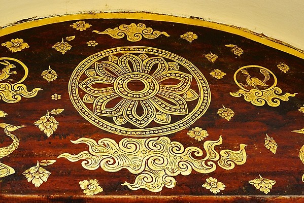 포토 JPG 해외이미지 전통 아시아 문화 패턴 태국 미술 사람없음 목재 장식 빨간색 갈색 페인트 골동품 깃발 기둥 황금 고급 심볼 대나무 묘사 그림 수공예 강렬 옛날 핸드메이드 해외202004 해외포토 나무 건축 나라 컬러 컨셉 무늬 재료 문화예술 공예 파일형식 이미지허브