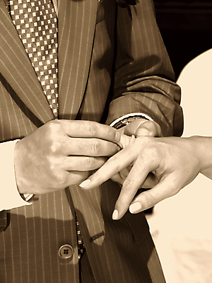 포토 JPG 해외이미지 커플 드레스 꽃 꽃다발 결혼 관계 결혼식 사랑 사람없음 파티 축하 반지 가운 지중해 몰타섬 샤워실 해외202004 해외포토 식물 옷 감정 바다 섬 컨셉 장신구 이벤트 몰타 샤워시설 파일형식 이미지허브