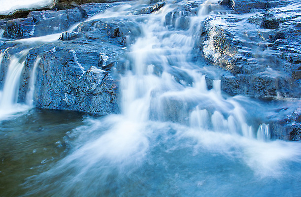 포토 JPG 해외이미지 겨울 자연 노르웨이 사람없음 야외 초록색 물 파란색 강 햇빛 냉동 얼음 젖음 흐름 흰색 개울 작음 속도 그림 암초 셔터 해외202004 해외포토 자연요소 계절 유럽 컬러 컨셉 태양 크기 생태계 파일형식 이미지허브