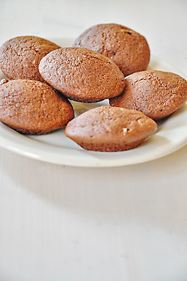 포토 JPG 해외이미지 전통 접시 음식 백그라운드 디저트 요리 사람없음 갈색 쌓기 쿠키 케이크 초콜릿 빵집 흰색 원형 달콤 맛 아침식사 유혹 설탕 굽기 칼로리 페스츄리 핸드메이드 많음 해외202004 해외포토 도형 식기 빵 컬러 컨셉 모션 상점 식사 구이 파일형식 이미지허브