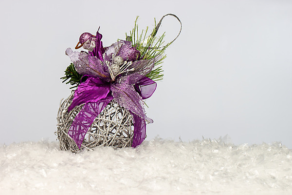 포토 JPG 해외이미지 1 전통 디자인 계절 행복 백그라운드 크리스마스 겨울 공 휴가 전등 새로움 기념 사람없음 장식 빛 반사 축제 장식볼 흰색 축하 화려 소프트포커스 12월 연도 심볼 오브젝트 싱글 노엘 해외202004 해외포토 기념일 감정 컬러 컨셉 조명 촬영기법 날짜 파일형식 이미지허브