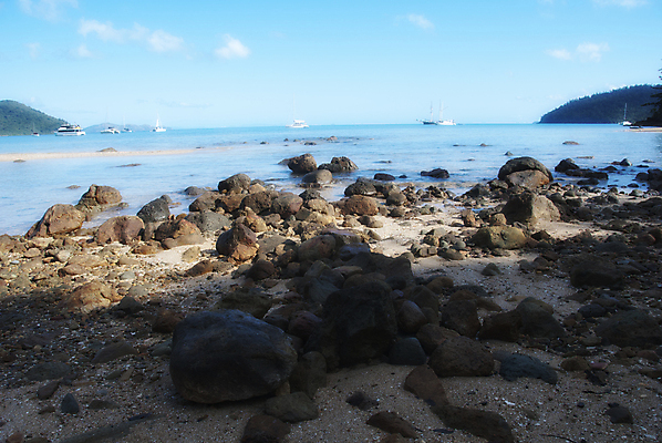 포토 JPG 해외이미지 주간 구름 모래 바다 섬 여행 자연 하늘 휴가 휴식 항해 따뜻함 풍경 사람없음 야외 초록색 물 여름 파란색 빛 평화 흰색 만 보트 호주 큼 크리스탈 암초 해외202004 해외포토 자연요소 계절 컬러 컨셉 배_교통 오세아니아 크기 광석 생태계 파일형식 이미지허브