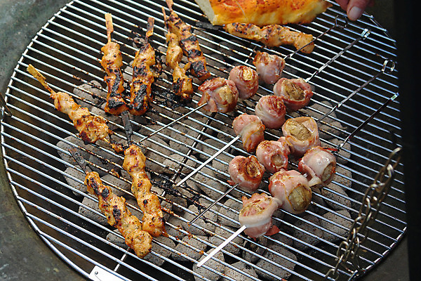 포토 JPG 해외이미지 라이프스타일 음식 다이어트 토마토 채소 불 양파 건강 육류 돼지고기 요리 사람없음 소풍 파티 식사 저녁식사 치킨 소고기 햄버거 신선 뜨거움 꼬치 맛 그릴 바비큐 먹기 준비 베이컨 후추 석탄 식용 절임 해외202004 해외포토 자연요소 컨셉 식재료 모션 주방용품 패스트푸드 이벤트 생활 야외활동 향신료 닭고기요리 파일형식 이미지허브