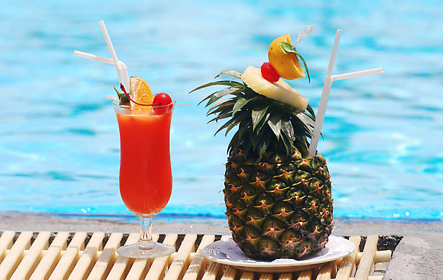 포토 JPG 해외이미지 주간 오렌지 수영장 빨대 사람없음 야외 칵테일 체리 파인애플 해외202004 해외포토 자연요소 과일 주류 열대과일 파일형식 이미지허브