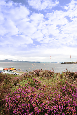 포토 JPG 해외이미지 구름 공원 바다 여행 밭 가족 자동차 자연 하늘 아침 휴가 산 주택 풍경 사람없음 야외 빨간색 초록색 물 여름 파란색 환경 황무지 캠핑장 카약 아일랜드 내추럴 해외202004 해외포토 주간 자연요소 계절 공공시설 유럽 육상교통 컬러 농업 관계 건물 캠핑 수상스포츠 생태계 파일형식 이미지허브