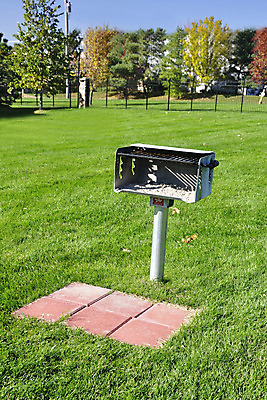 포토 JPG 해외이미지 전통 공원 행복 길 음식 가정 자연 주전자 주택 육류 요리 사람없음 야외 목재 빨간색 여름 파란색 소풍 금속 스크린 검은색 장비 덮개 가을 흰색 바퀴 뜨거움 오븐 그릴 바비큐 난방기 난로 굽기 먹기 숯 일요일 석탄 철강 해외202004 해외포토 나무 계절 공공시설 감정 컬러 식재료 재료 모션 재질 주방용품 건물 야외활동 가전제품 뚜껑 구이 생태계 요일 난방용품 파일형식 이미지허브