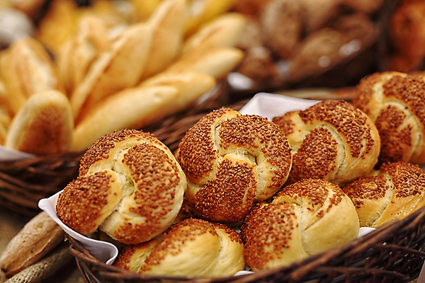 포토 JPG 해외이미지 음식 빵 조각 아침 건강 씨앗 사람없음 바구니 주방 식사 빵집 껍질 시골 신선 맛 아침식사 상품 낟알 밀 굽기 유기농 밀가루 깨 내추럴 탄수화물 핸드메이드 해외202004 해외포토 주간 식물 웰빙 컨셉 식재료 곡류 상점 조미료 가루 구이 파일형식 이미지허브