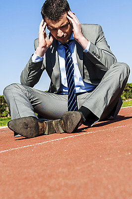 포토 JPG 해외이미지 백인 1 스포츠 컨셉 비즈니스 건강 한명 사람 정장 성인 야외 운동 경쟁 블록 레이싱 비즈니스맨 좌절 중앙 가득함 집중 출발 리더 옷입기 길이 달리기선수 선로 유일 선두 해외202004 해외포토 서양인 옷 남자 감정 모션 시합 직장인 육상선수 파일형식 이미지허브