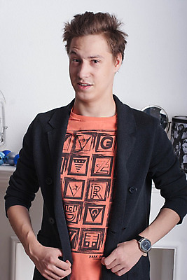 포토 JPG 해외이미지 모델 1 응시 남자 얼굴 백그라운드 셔츠 비즈니스 한명 서기 사람 정장 성인 유행 재킷 코트 흰색 비즈니스맨 우아함 싱글 스타일 해외202004 해외포토 시선 옷 컬러 컨셉 상의 모션 신체부위 외투 직장인 파일형식 이미지허브