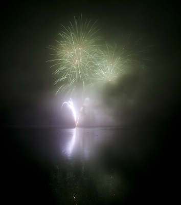 포토 JPG 해외이미지 기념일 행복 별 백그라운드 크리스마스 하늘 불 추상 휴가 새로움 기념 미술 이벤트 사람없음 빨간색 물 파란색 빛 컬러풀 반사 노란색 파티 검은색 축제 어둠 기쁨 거울 자유 로켓 흰색 축하 4 야간 저녁 폭발 연도 파열 7월 광 독립 해외202004 해외포토 자연요소 감정 컬러 컨셉 무늬 문화예술 숫자 날짜 파일형식 이미지허브