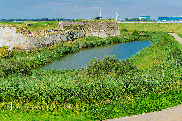 포토 JPG 해외이미지 나무 식물 꽃 유럽 호수 벽 여행 건축양식 자연 하늘 벽돌 풍경 사람없음 건물 초록색 물 여름 파란색 강 농장 바위 시골 연못 중세 큼 장면 옛날 스타일 해외202004 해외포토 자연요소 건축물 계절 건축 나라 컬러 농업 돌_바위 역사 크기 생태계 파일형식 이미지허브