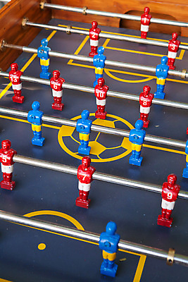 포토 JPG 해외이미지 스포츠 밭 공 놀이 탁자 경기 사람없음 파란색 장난감 숫자 축구 경쟁 미니어처 게임 바 플라스틱 묘사 골 줄서기 플레이어 해외202004 해외포토 문자 컬러 가구 컨셉 농업 모션 재질 구기 모형 파일형식 이미지허브