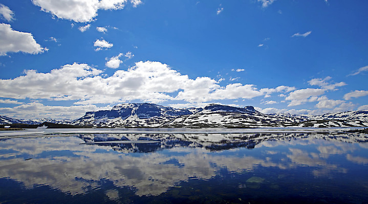 포토 JPG 해외이미지 구름 유럽 호수 바다 여행 겨울 자연 하늘 휴가 산 노르웨이 풍경 사람없음 물 여름 파란색 햇빛 태양 반사 여행객 환경 맑음 얼음 거울 하이킹 흰색 순수 언덕 그림 내추럴 대칭 생태학 스칸디나비아 해외202004 해외포토 자연요소 계절 교육 나라 컬러 컨셉 레저 날씨 사람 생태계 파일형식 이미지허브