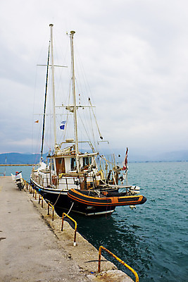 포토 JPG 해외이미지 바다 여행 요트 교통시설 휴가 항해 사람없음 물 항구 만 보트 크루즈 그리스 함선 그리스인 뱃놀이 해외202004 해외포토 자연요소 서양인 유럽 교통 배_교통 전통놀이 시설 파일형식 이미지허브