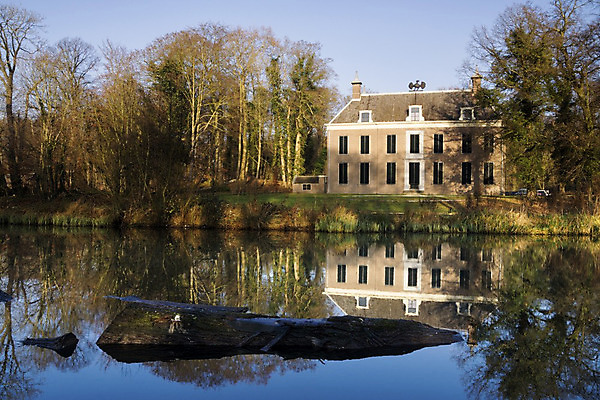 포토 JPG 해외이미지 나무 공원 겨울 하늘 주택 사람없음 건물 물 강 반사 역사 네덜란드 통나무 천연기념물 해외202004 해외포토 자연요소 식물 건축물 계절 공공시설 유럽 파일형식 이미지허브