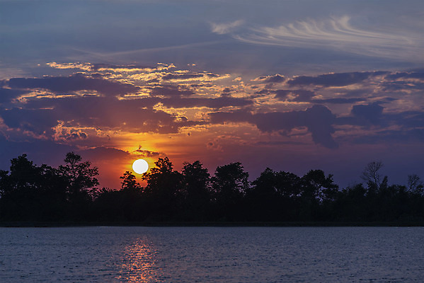 포토 JPG 해외이미지 구름 호수 파도 분홍색 오렌지 자연 하늘 아침 풍경 사람없음 야외 빨간색 물 파란색 빛 강 햇빛 태양 반사 노란색 일출 맑음 황혼 일몰 새벽 거울 황금 저녁 윤곽 공상 마법 스카이라인 수평선 해외202004 해외포토 주간 자연요소 바다 컬러 과일 날씨 노을 야간 생태계 파일형식 이미지허브