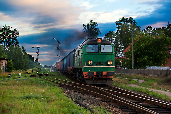 포토 JPG 해외이미지 교통시설 자동차 자연 풍경 사람없음 가로 상자 환경 힘 기차 화물 시골 역 컨테이너 신호 광택 무거움 폴란드 선로 해외202004 해외포토 유럽 산업 육상교통 교통 대중교통 운송업 무게 시설 생태계 파일형식 이미지허브